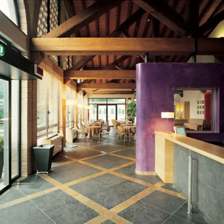 Szálloda Meridiana Country 4*