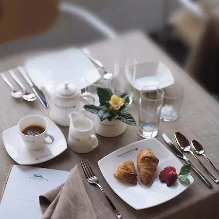 Meridiana Country Hotel 4*