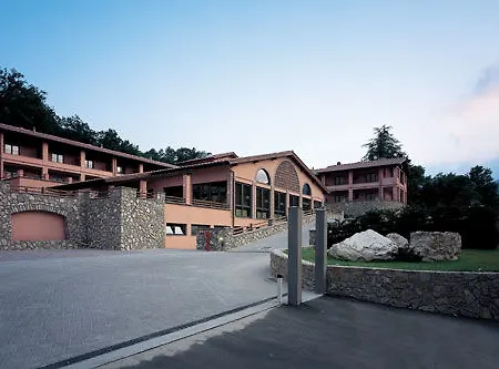 Ξενοδοχείο Meridiana Country 4*